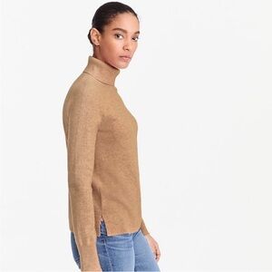 J.Crew Everyday Cashmere‎ Turtleneck Tan Sweater Women’s Large Long Sleeve